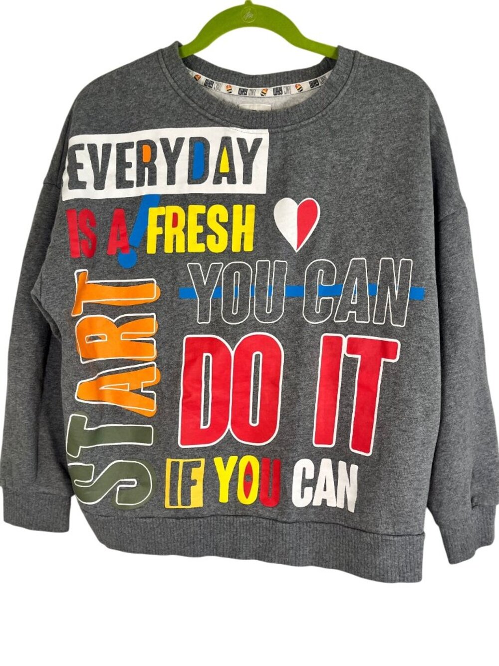 Colorful Graphic Sweatshirt 40 Artsy Modern Playful Classic Preppy Retro Summer‎